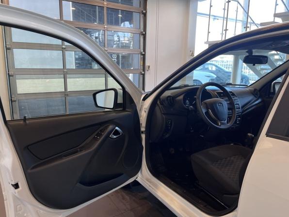 Lada (ВАЗ) Granta I Рестайлинг с пробегом 2023 года, цена 800 000 рублей, 24324 км, седан, Автокод Объявления