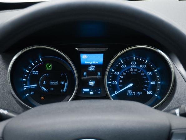 Hyundai Sonata VI (YF) с пробегом 2011 года, цена 899 000 рублей, 136718 км, седан, Автокод Объявления