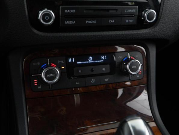 Volkswagen Touareg II с пробегом 2012 года, цена 1 849 046 рублей, 149851 км, внедорожник, Автокод Объявления
