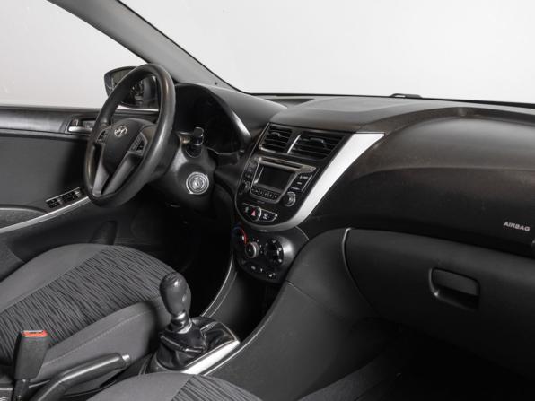 Hyundai Solaris I Рестайлинг с пробегом 2016 года, цена 880 000 рублей, 102479 км, хэтчбек, Автокод Объявления