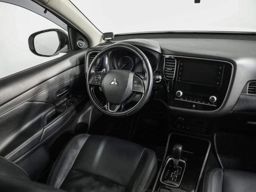 Mitsubishi Outlander III Рестайлинг 3 Санкт-Петербург  - изображение 9