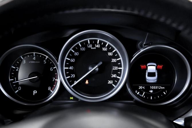 Mazda 6 III (GJ) Рестайлинг 2 с пробегом 2018 года, цена 2 399 000 рублей, 103099 км, седан, Автокод Объявления