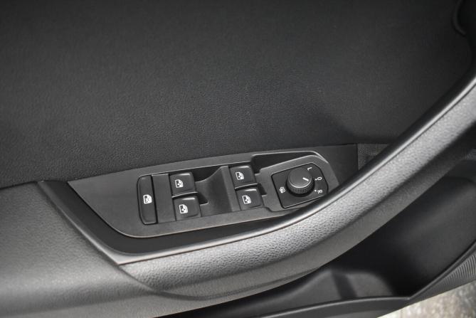 Skoda Karoq I с пробегом 2021 года, цена 2 430 000 рублей, 61220 км, внедорожник, Автокод Объявления