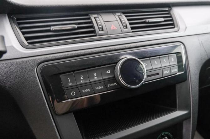 Skoda Rapid I Рестайлинг с пробегом 2018 года, цена 1 099 000 рублей, 35900 км, лифтбек, Автокод Объявления