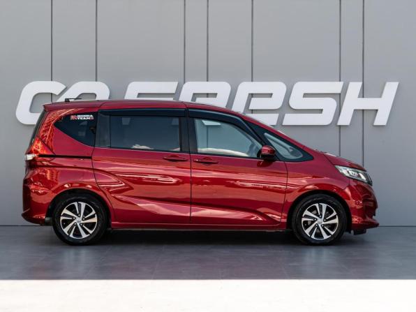Honda Freed II с пробегом 2018 года, цена 1 695 000 рублей, 100347 км, компактвэн, Автокод Объявления