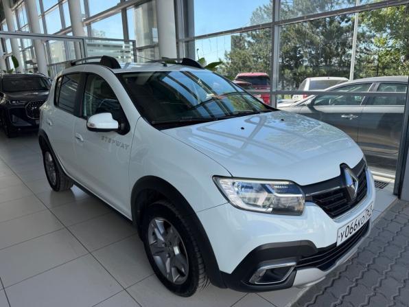 Renault Sandero II Рестайлинг с пробегом 2018 года, цена 940 000 рублей, 176604 км, хэтчбек, Автокод Объявления