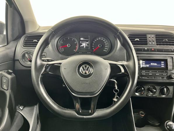 Volkswagen Polo V Рестайлинг с пробегом 2017 года, цена 1 050 000 рублей, 125861 км, седан, Автокод Объявления