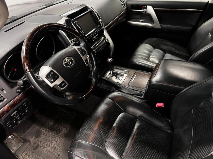 Toyota Land Cruiser 200 Series Рестайлинг 1 Санкт-Петербург  - изображение 8