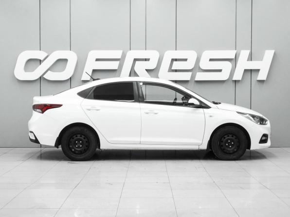 Hyundai Solaris II с пробегом 2017 года, цена 1 370 000 рублей, 163894 км, седан, Автокод Объявления
