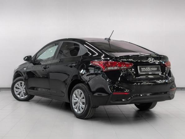 Hyundai Solaris II с пробегом 2017 года, цена 1 015 000 рублей, 226605 км, седан, Автокод Объявления