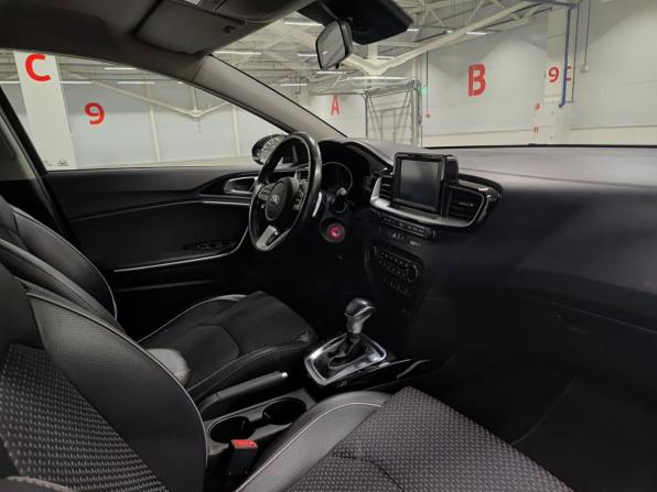 Kia Ceed III с пробегом 2018 года, цена 1 799 000 рублей, 67628 км, хэтчбек, Автокод Объявления