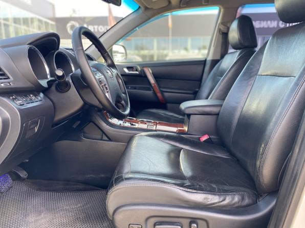 Toyota Highlander II (XU40) Рестайлинг с пробегом 2011 года, цена 1 715 000 рублей, 268200 км, внедорожник, Автокод Объявления
