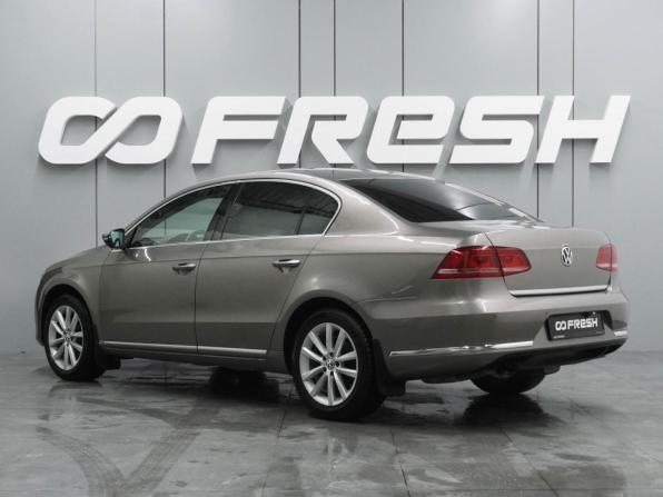 Volkswagen Passat B7 с пробегом 2011 года, цена 1 117 000 рублей, 207901 км, седан, Автокод Объявления
