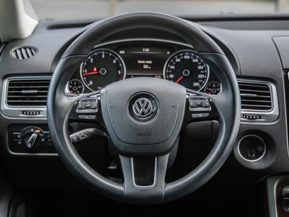 Volkswagen Touareg II Рестайлинг с пробегом 2015 года, цена 2 958 000 рублей, 142382 км, внедорожник, Автокод Объявления