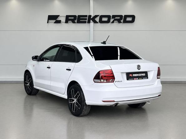 Volkswagen Polo V Рестайлинг с пробегом 2018 года, цена 1 139 000 рублей, 53791 км, седан, Автокод Объявления