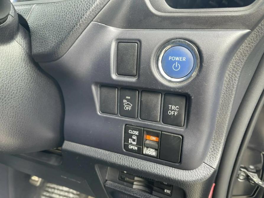 Toyota Voxy III (R80) Томск  - изображение 26