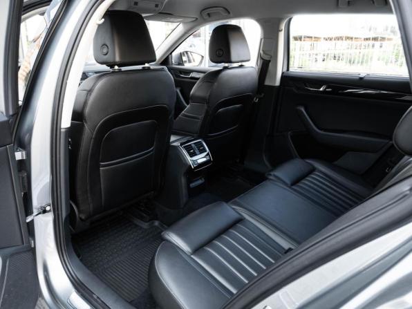 Skoda Superb III с пробегом 2016 года, цена 1 960 000 рублей, 221371 км, универсал, Автокод Объявления