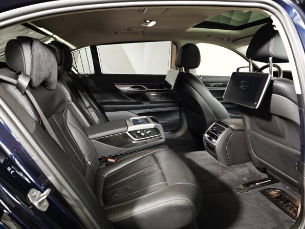 BMW 7 серии VI (G11/G12) с пробегом 2018 года, цена 2 899 000 рублей, 220530 км, седан, Автокод Объявления