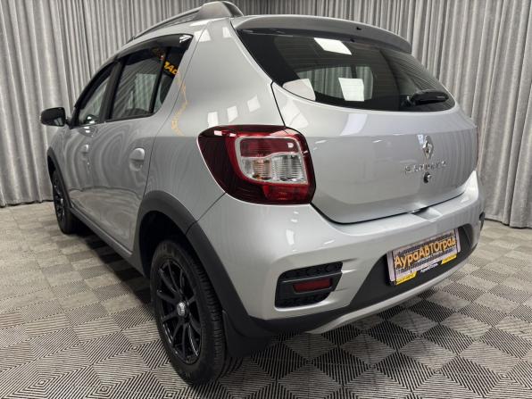 Renault Sandero II Рестайлинг с пробегом 2022 года, цена 1 590 000 рублей, 18632 км, хэтчбек, Автокод Объявления