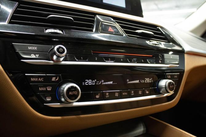 BMW 5 серии VII (G30/G31/G38) с пробегом 2017 года, цена 2 849 000 рублей, 199112 км, седан, Автокод Объявления
