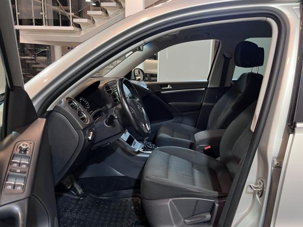 Volkswagen Tiguan I Рестайлинг с пробегом 2012 года, цена 1 271 000 рублей, 220422 км, внедорожник, Автокод Объявления
