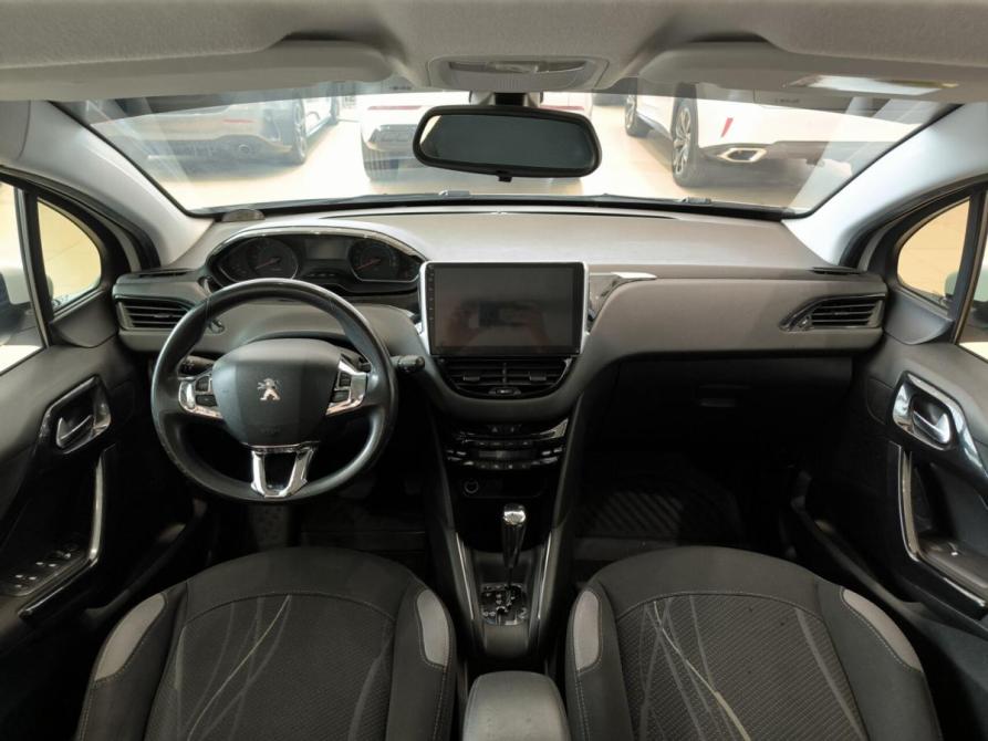 Peugeot 208 I Казань  - изображение 17