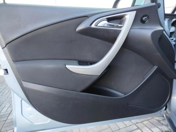 Opel Astra J с пробегом 2012 года, цена 460 000 рублей, 207000 км, хэтчбек, Автокод Объявления