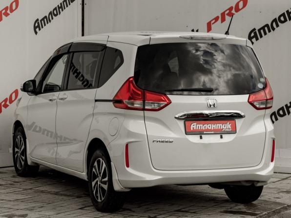 Honda Freed II с пробегом 2016 года, цена 1 450 000 рублей, 161326 км, компактвэн, Автокод Объявления