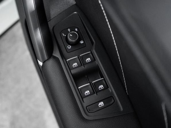 Volkswagen Tiguan II с пробегом 2016 года, цена 2 449 000 рублей, 60208 км, внедорожник, Автокод Объявления