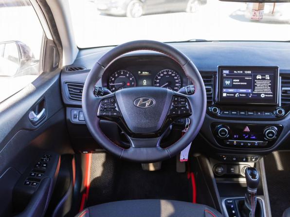 Hyundai Solaris II Рестайлинг с пробегом 2022 года, цена 1 459 000 рублей, 164532 км, седан, Автокод Объявления