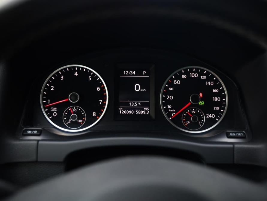 Volkswagen Tiguan I Рестайлинг Санкт-Петербург  - изображение 14