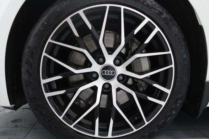 Audi A6 V (C8) с пробегом 2019 года, цена 3 599 000 рублей, 105800 км, седан, Автокод Объявления