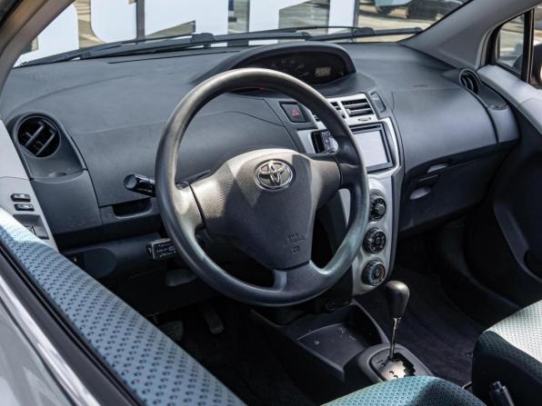 Toyota Yaris II с пробегом 2007 года, цена 630 000 рублей, 242482 км, хэтчбек, Автокод Объявления
