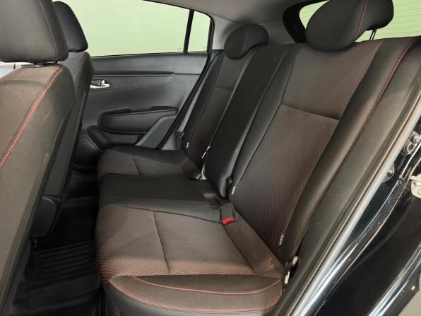 Kia Rio IV Рестайлинг с пробегом 2021 года, цена 1 620 000 рублей, 92289 км, хэтчбек, Автокод Объявления