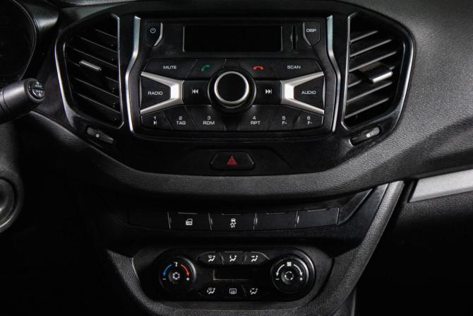 Lada (ВАЗ) Vesta I с пробегом 2018 года, цена 779 000 рублей, 215100 км, седан, Автокод Объявления