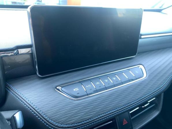 Haval Jolion I Рестайлинг с пробегом 2024 года, цена 2 226 000 рублей, 36113 км, внедорожник, Автокод Объявления