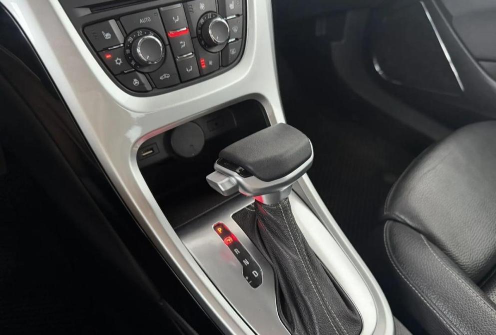 Opel Astra J Рестайлинг Киров  - изображение 18