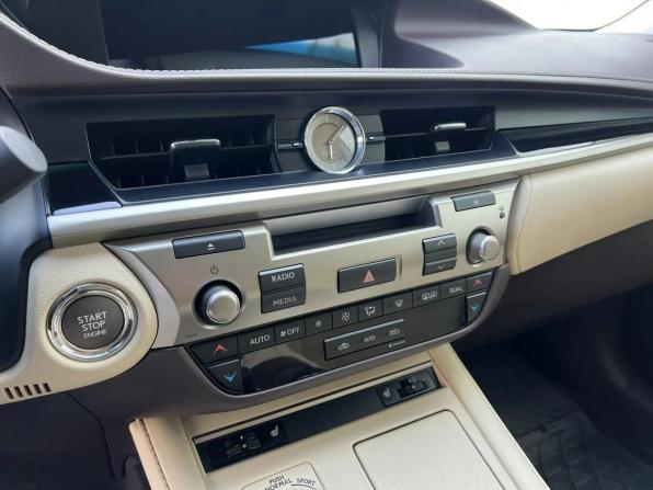 Lexus ES VI Рестайлинг с пробегом 2017 года, цена 3 325 000 рублей, 86350 км, седан, Автокод Объявления