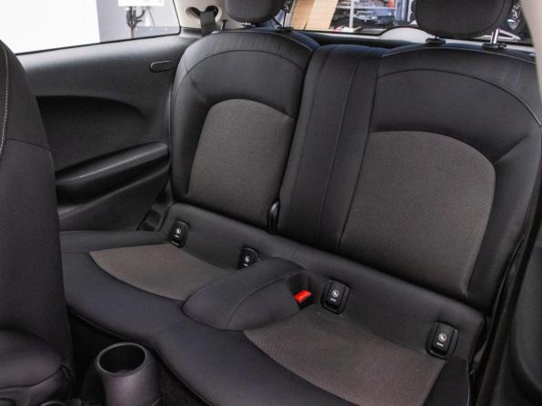 Mini Hatch III (F55/F56) Рестайлинг с пробегом 2020 года, цена 1 879 000 рублей, 91364 км, хэтчбек, Автокод Объявления