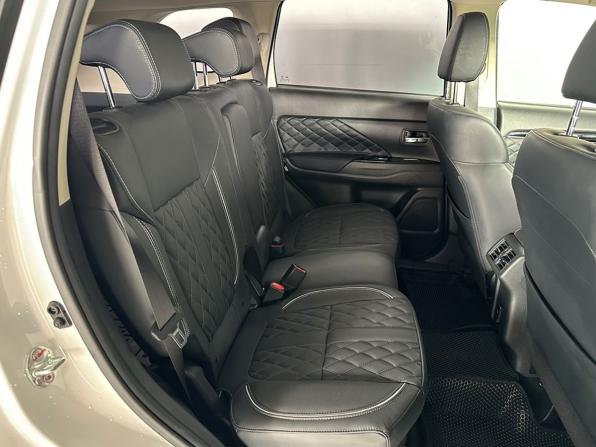 Mitsubishi Outlander III Рестайлинг 3 с пробегом 2022 года, цена 2 570 000 рублей, 32923 км, внедорожник, Автокод Объявления