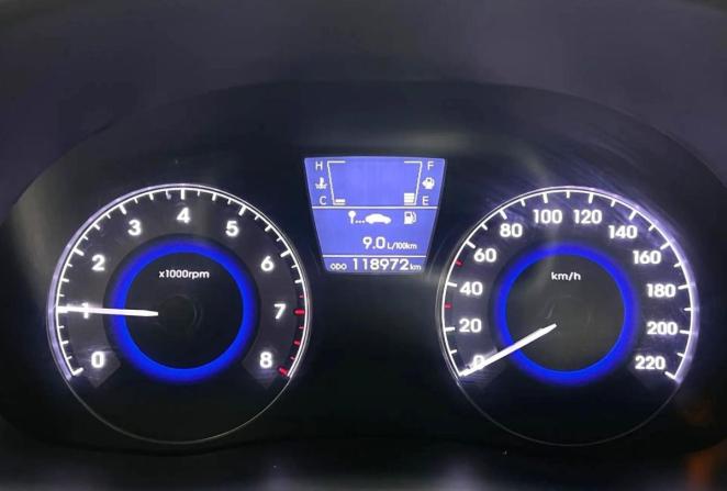 Hyundai Solaris I с пробегом 2013 года, цена 950 000 рублей, 118972 км, хэтчбек, Автокод Объявления
