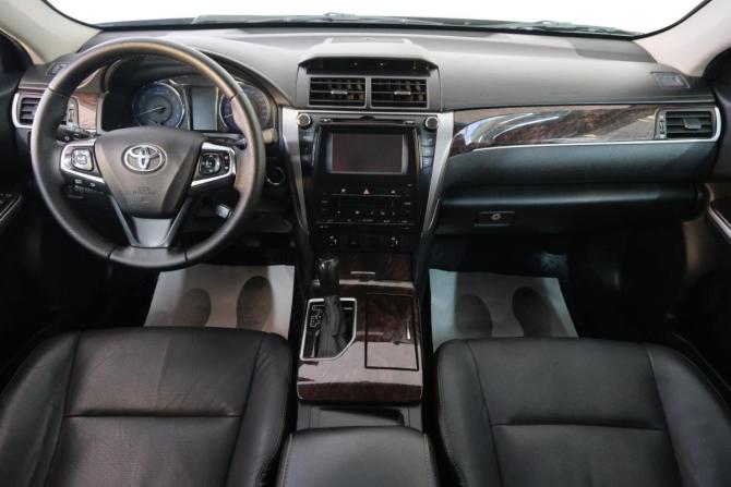 Toyota Camry VII (XV50) Рестайлинг с пробегом 2016 года, цена 1 719 000 рублей, 92000 км, седан, Автокод Объявления