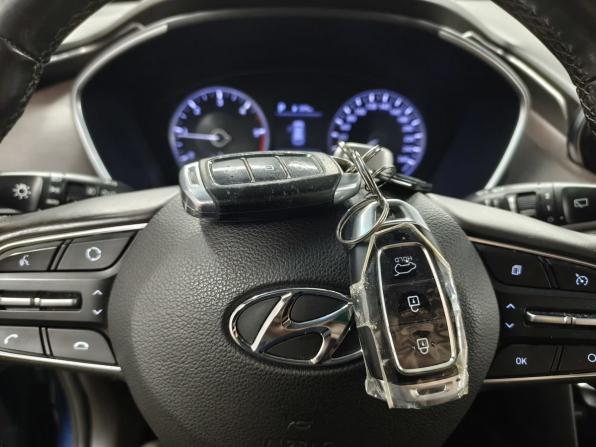 Hyundai Santa Fe IV с пробегом 2019 года, цена 2 800 000 рублей, 104580 км, внедорожник, Автокод Объявления