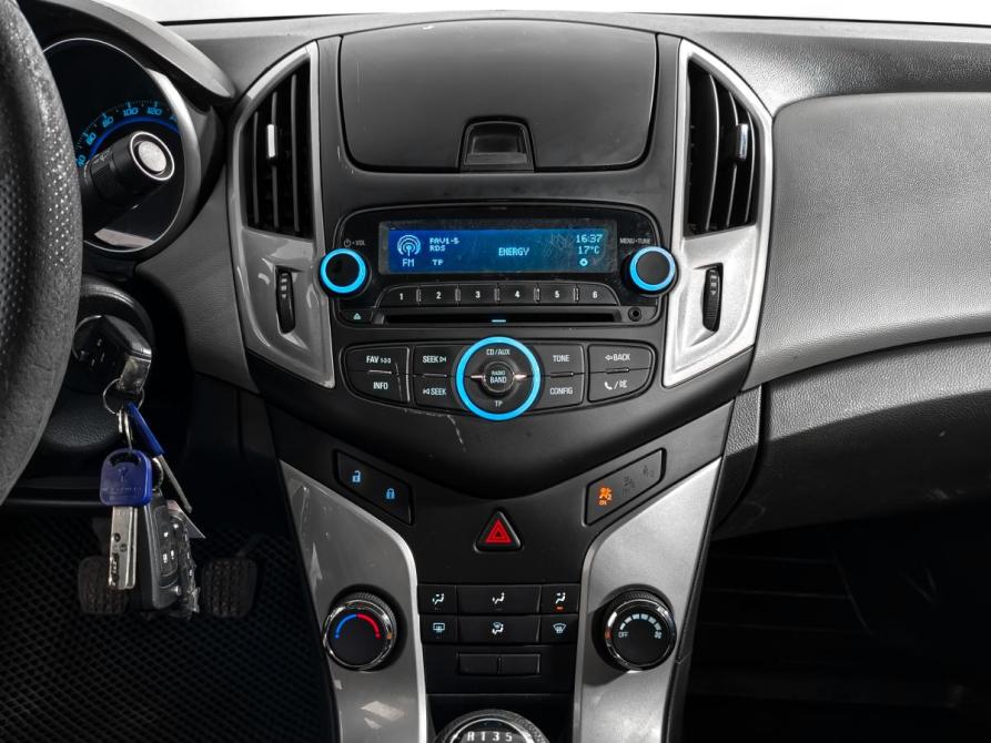 Chevrolet Cruze I Рестайлинг Санкт-Петербург  - изображение 16