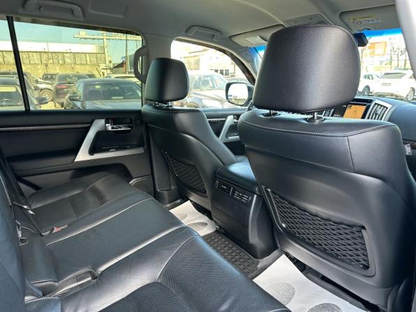 Toyota Land Cruiser 200 Series Рестайлинг 1 с пробегом 2013 года, цена 3 990 000 рублей, 215000 км, внедорожник, Автокод Объявления
