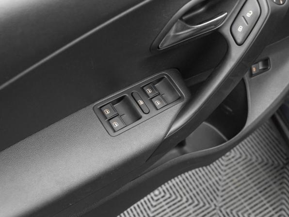 Volkswagen Polo V Рестайлинг с пробегом 2017 года, цена 1 120 000 рублей, 77312 км, седан, Автокод Объявления