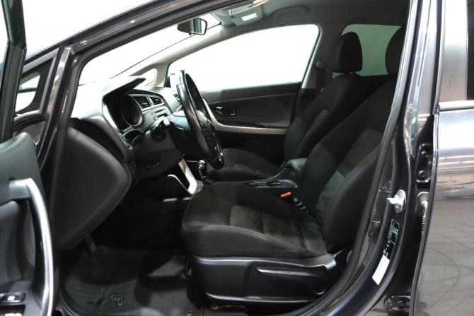 Kia Ceed II Рестайлинг с пробегом 2015 года, цена 1 219 000 рублей, 59777 км, хэтчбек, Автокод Объявления