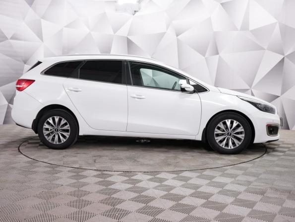 Kia Ceed II Рестайлинг с пробегом 2018 года, цена 1 366 000 рублей, 130050 км, универсал, Автокод Объявления
