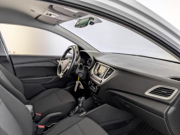 Hyundai Solaris II с пробегом 2020 года, цена 1 295 000 рублей, 111199 км, седан, Автокод Объявления