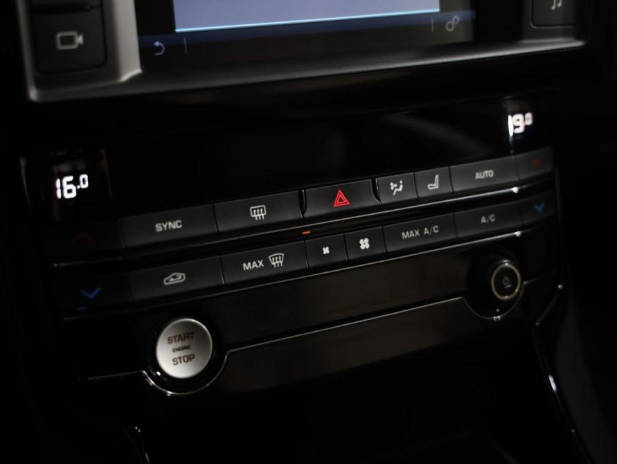 Jaguar XE I Санкт-Петербург  - изображение 16